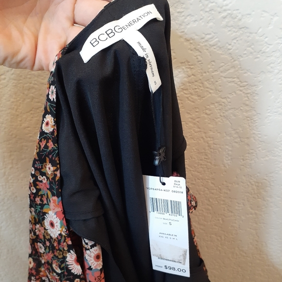 BCBGeneration floral flutter sleeve dress - Picture 7 of 7